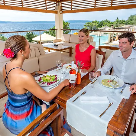 Grand 4* Novi Vinodolski