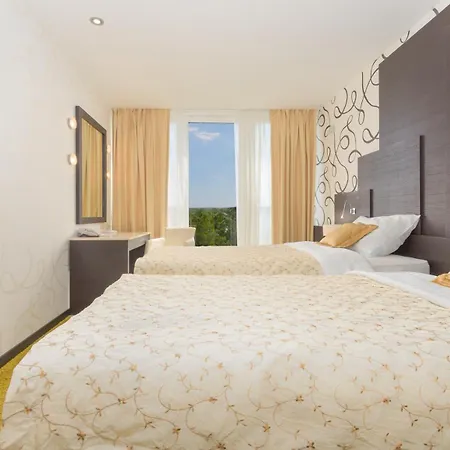 Wyndham Grand Hotel